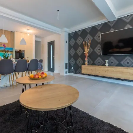 Adry Villa