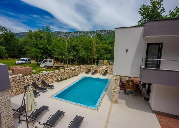 Villa Adry